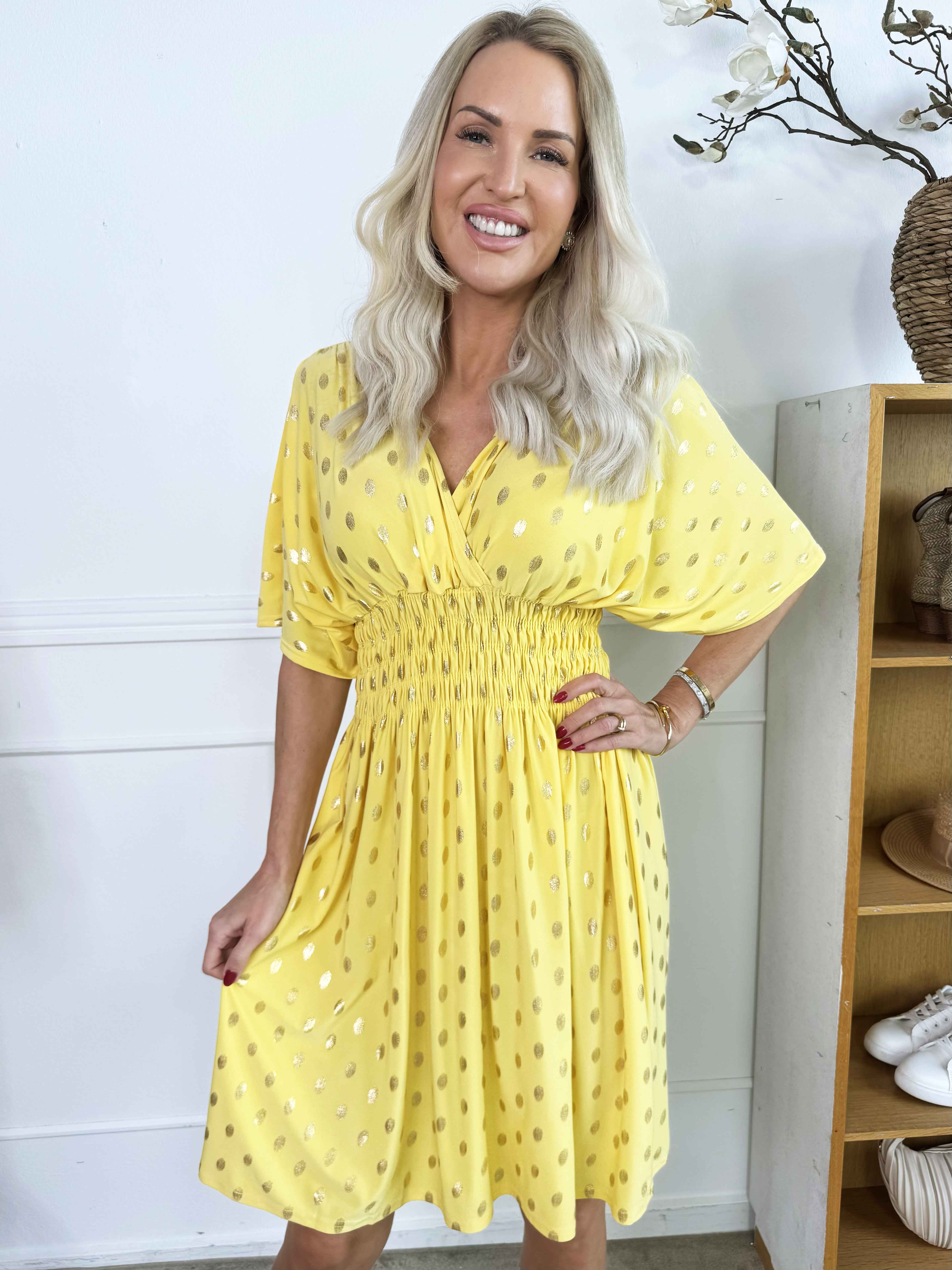 Pams Dot Short - Enfärgad elastisk klänning med guldprickar